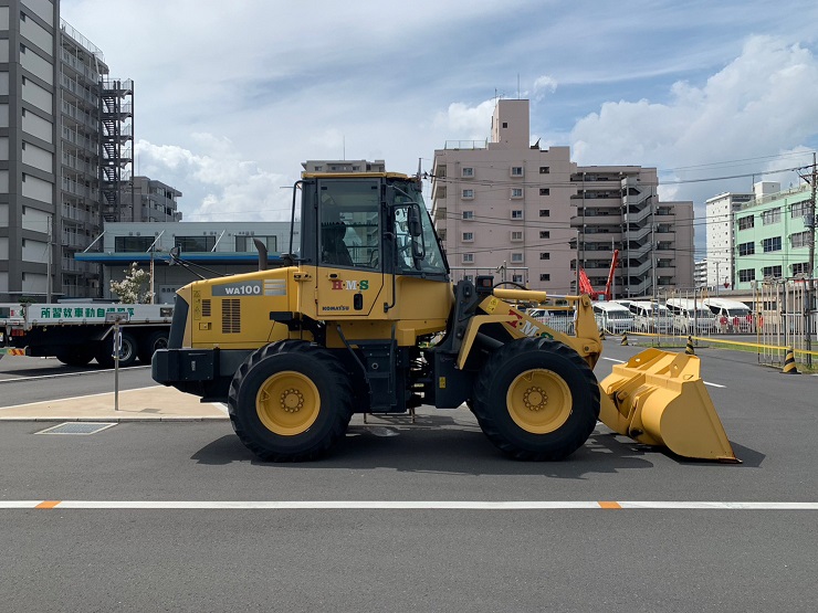 ホイールローダー側面