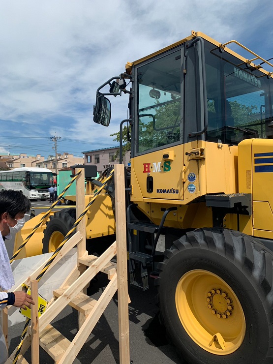 ホイールローダー搭乗口